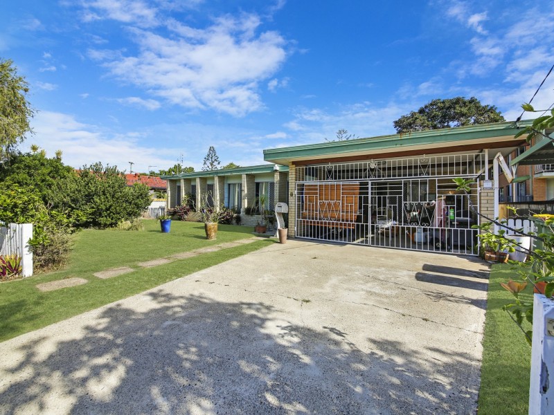 38 Darrambal Street, Chevron Island QLD 4217