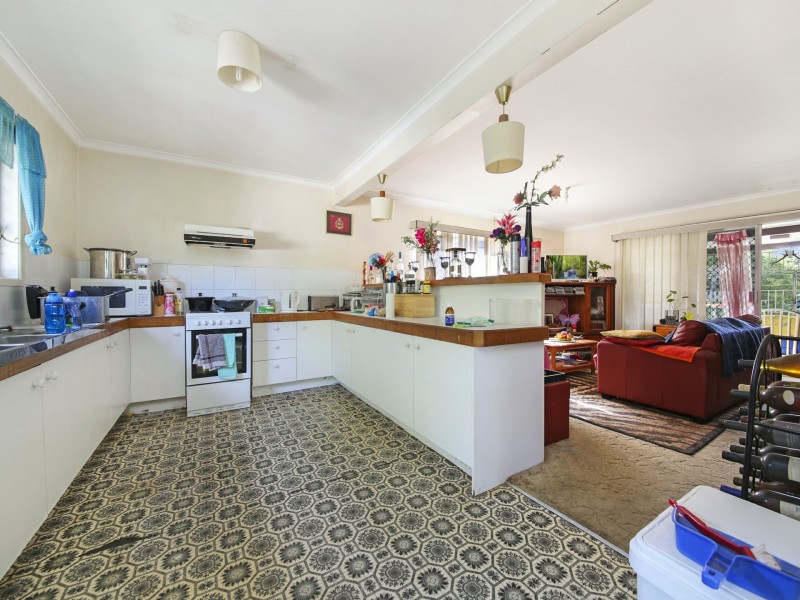 38 Darrambal Street, Chevron Island QLD 4217