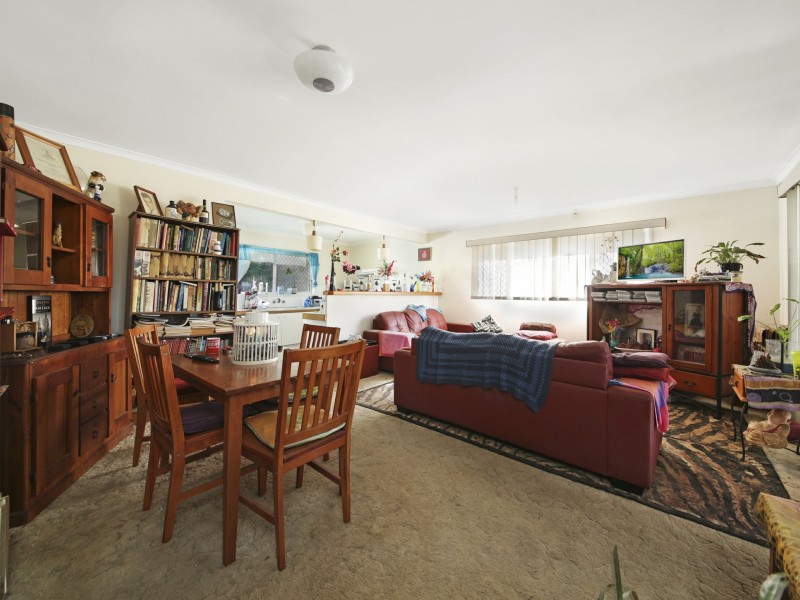 38 Darrambal Street, Chevron Island QLD 4217