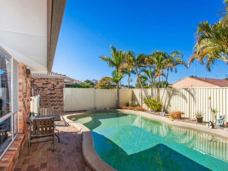 22 Nozomi Street, Burleigh Waters QLD 4220
