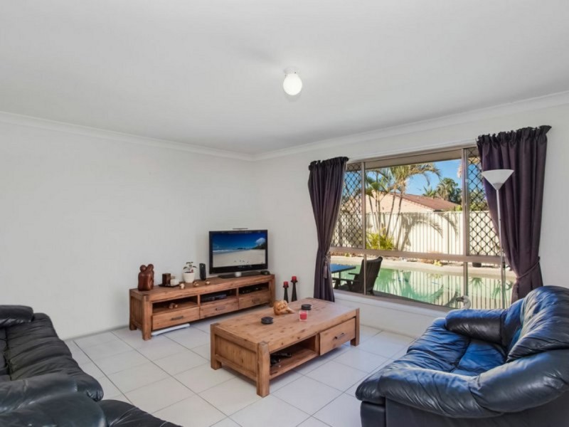 22 Nozomi Street, Burleigh Waters QLD 4220