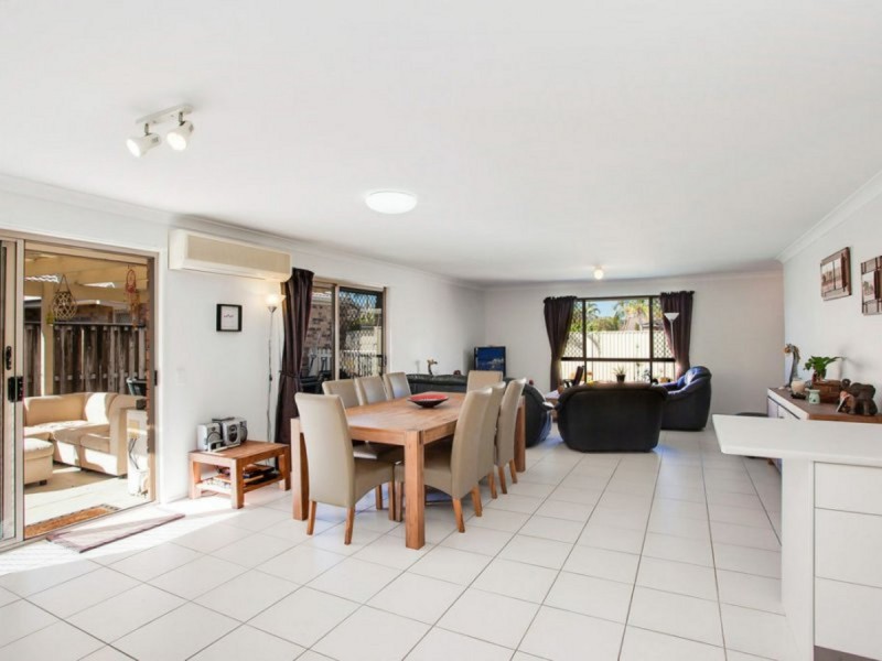 22 Nozomi Street, Burleigh Waters QLD 4220