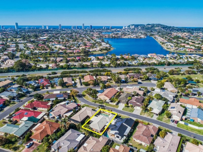 22 Nozomi Street, Burleigh Waters QLD 4220