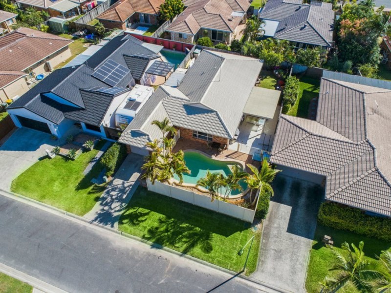 22 Nozomi Street, Burleigh Waters QLD 4220