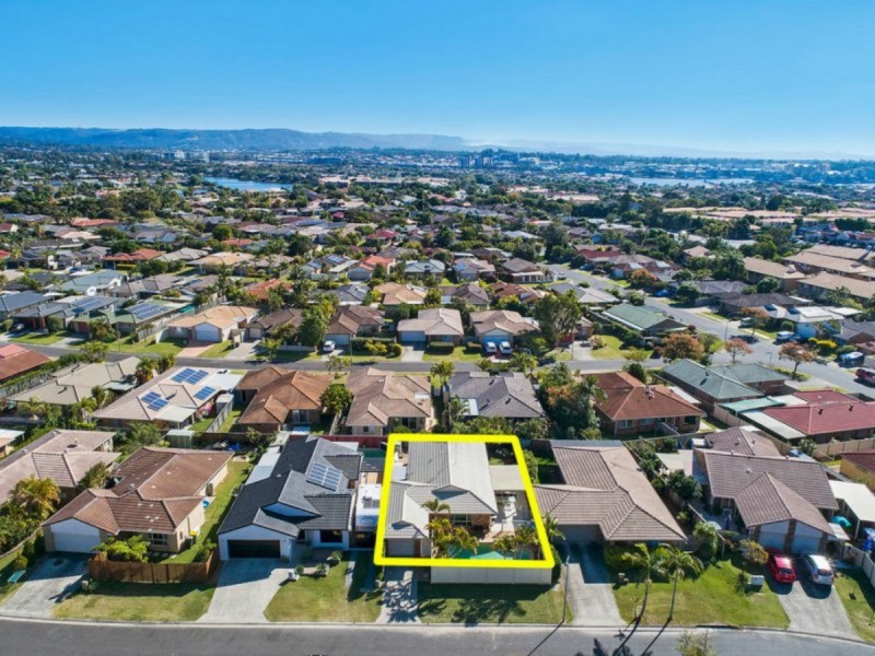 22 Nozomi Street, Burleigh Waters QLD 4220