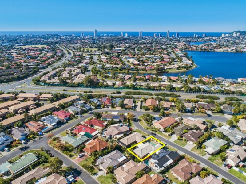 22 Nozomi Street, Burleigh Waters QLD 4220