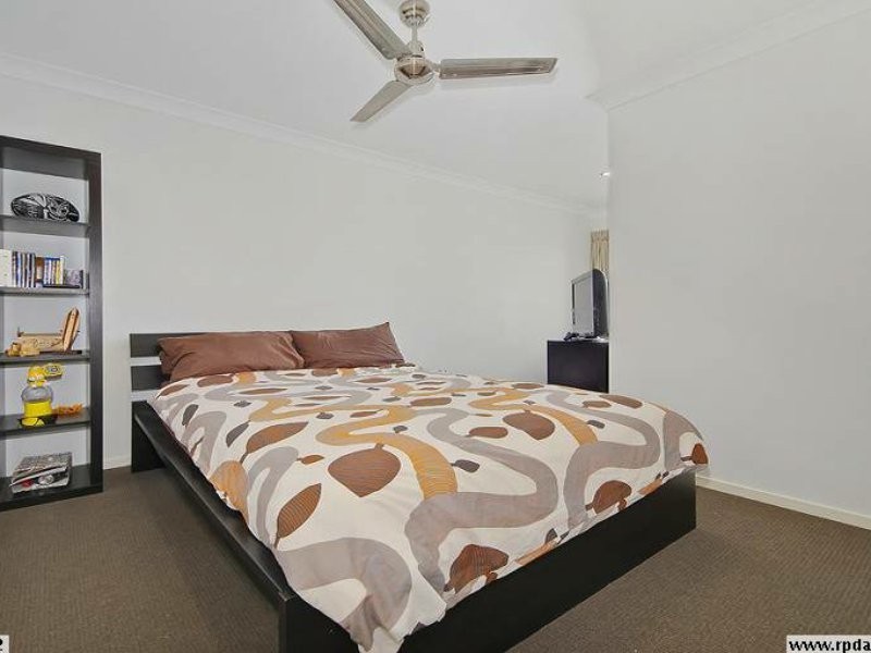 18 South Bay Drive, Varsity Lakes QLD 4227