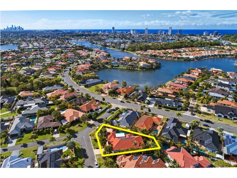 2 Islander Court, Burleigh Waters QLD 4220