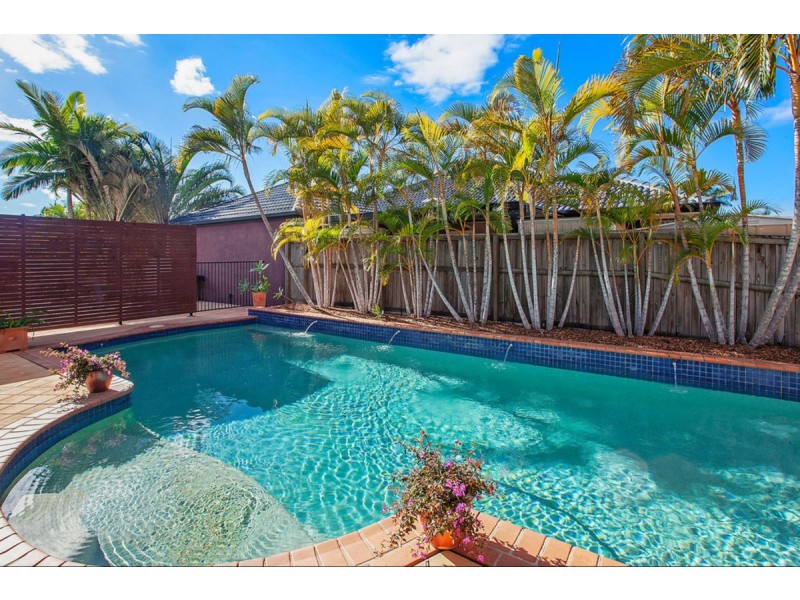 2 Islander Court, Burleigh Waters QLD 4220