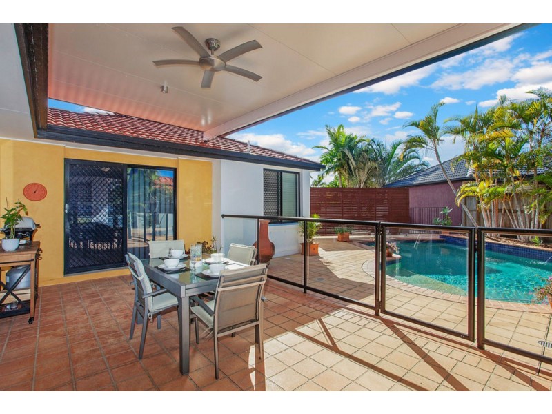 2 Islander Court, Burleigh Waters QLD 4220