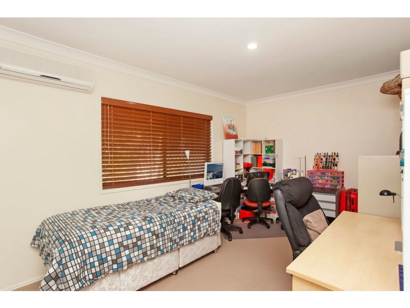 2 Islander Court, Burleigh Waters QLD 4220
