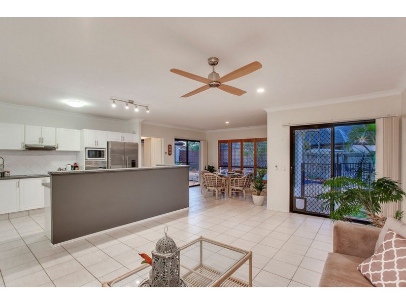 2 Islander Court, Burleigh Waters QLD 4220