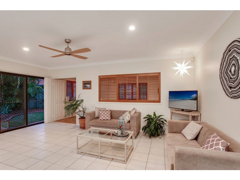 2 Islander Court, Burleigh Waters QLD 4220