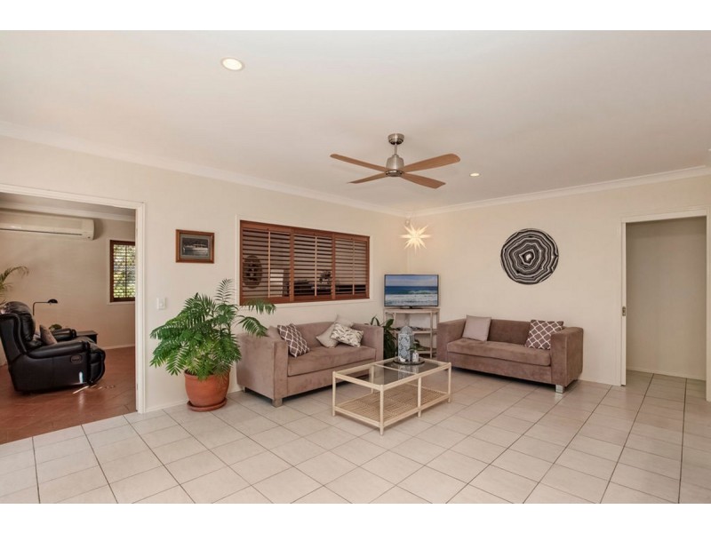 2 Islander Court, Burleigh Waters QLD 4220
