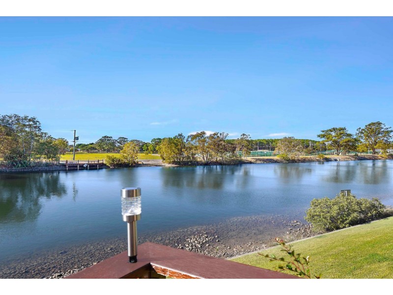 118/215 Cottesloe Drive, Mermaid Waters QLD 4218