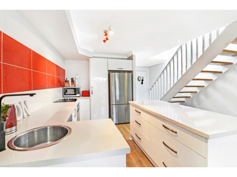 118/215 Cottesloe Drive, Mermaid Waters QLD 4218