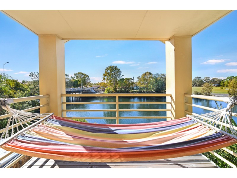 118/215 Cottesloe Drive, Mermaid Waters QLD 4218