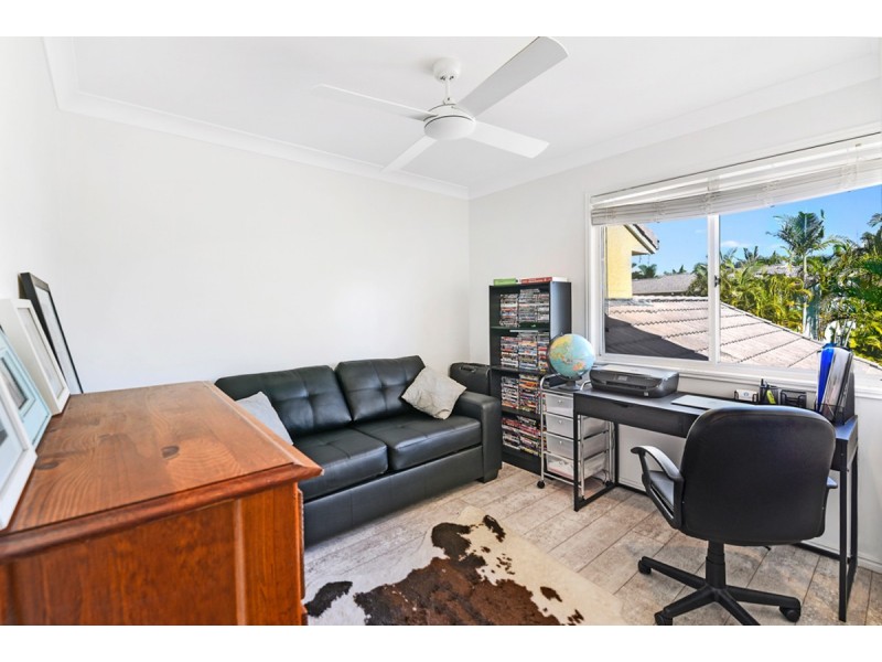 118/215 Cottesloe Drive, Mermaid Waters QLD 4218