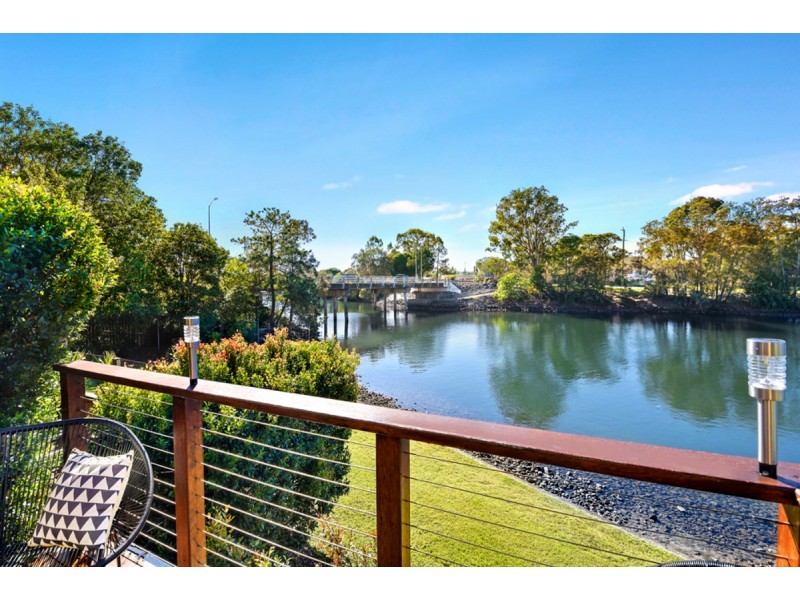 118/215 Cottesloe Drive, Mermaid Waters QLD 4218