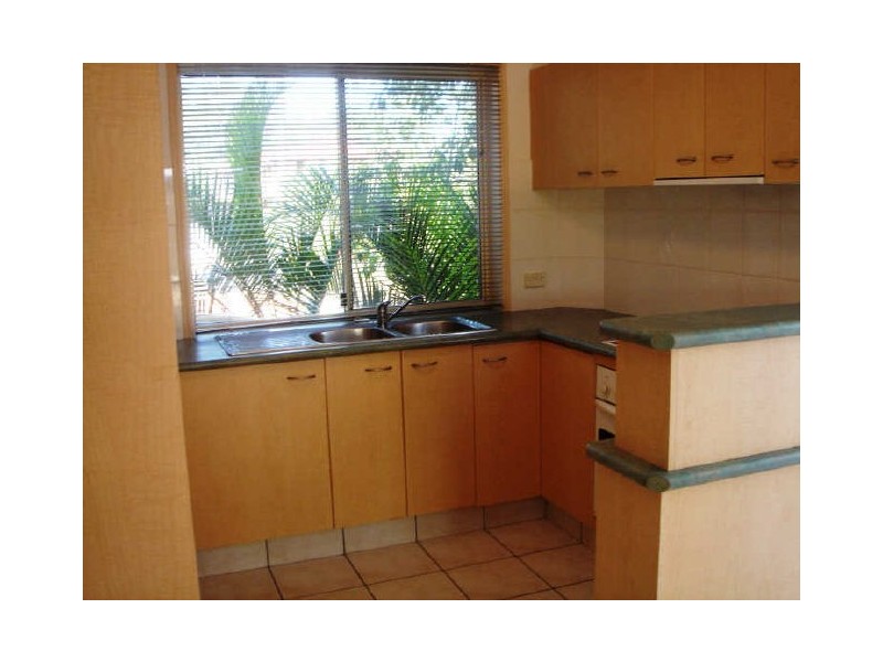 2/27 Stephens Street, Burleigh Heads QLD 4220