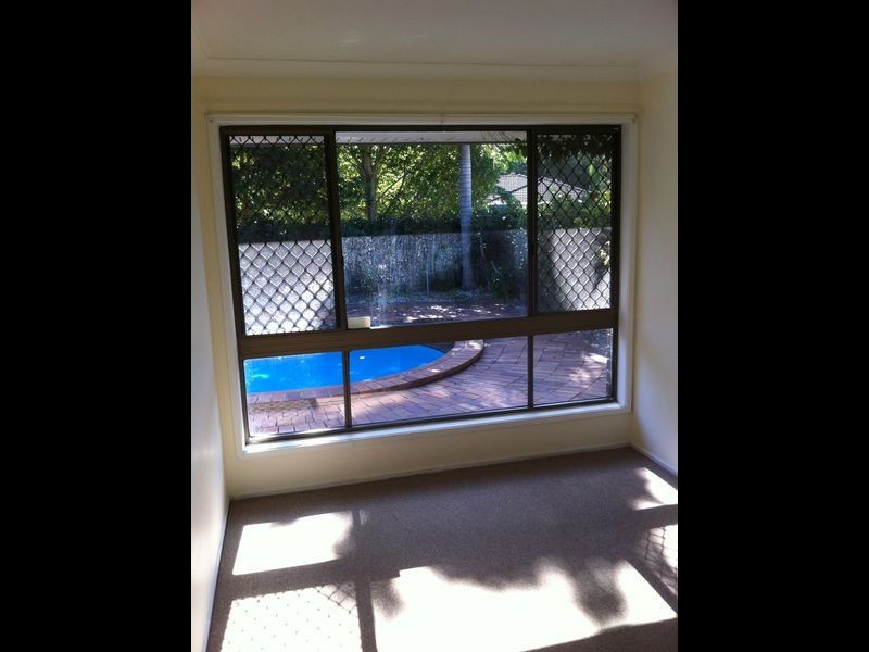 24 Grebe Place, Burleigh Waters QLD 4220