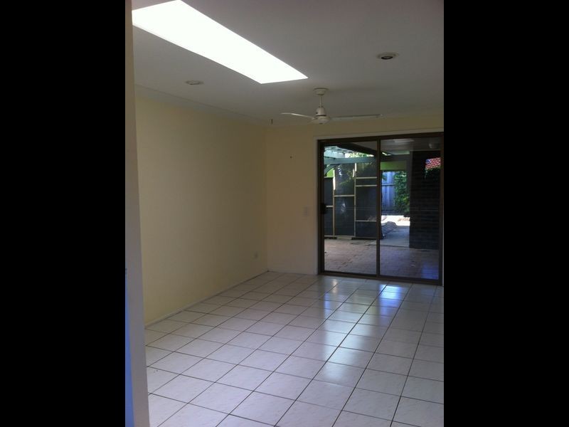 24 Grebe Place, Burleigh Waters QLD 4220