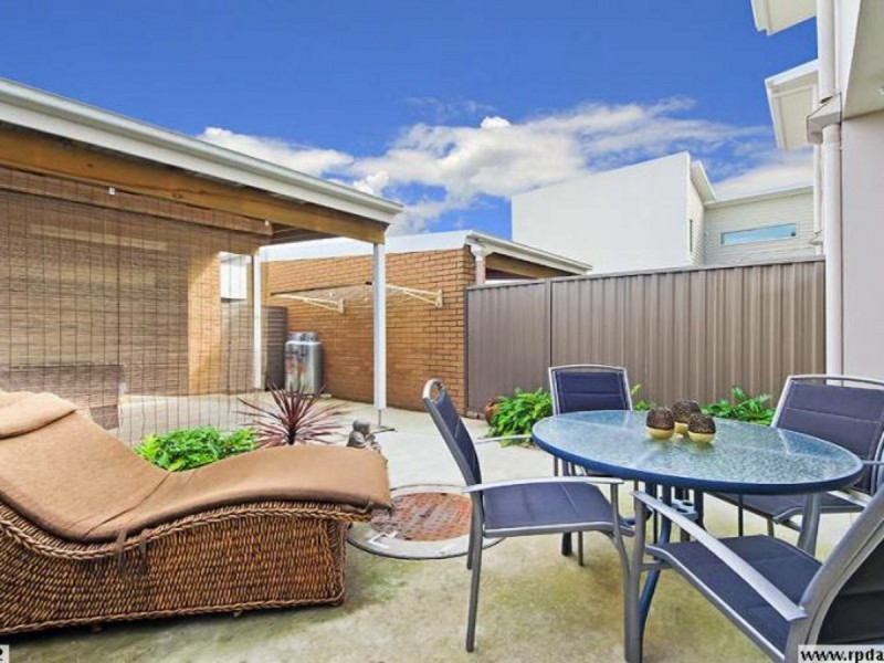 18 South Bay Drive, Varsity Lakes QLD 4227