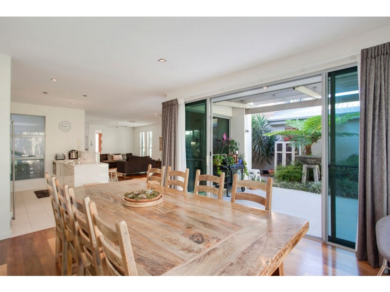 701 North Hill Drive, Robina QLD 4226