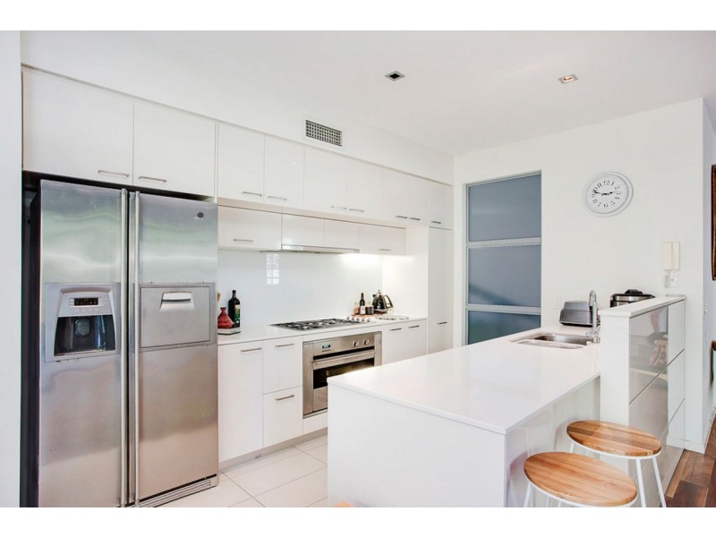 701 North Hill Drive, Robina QLD 4226