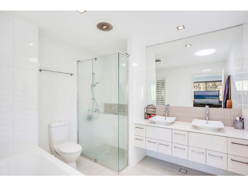 701 North Hill Drive, Robina QLD 4226