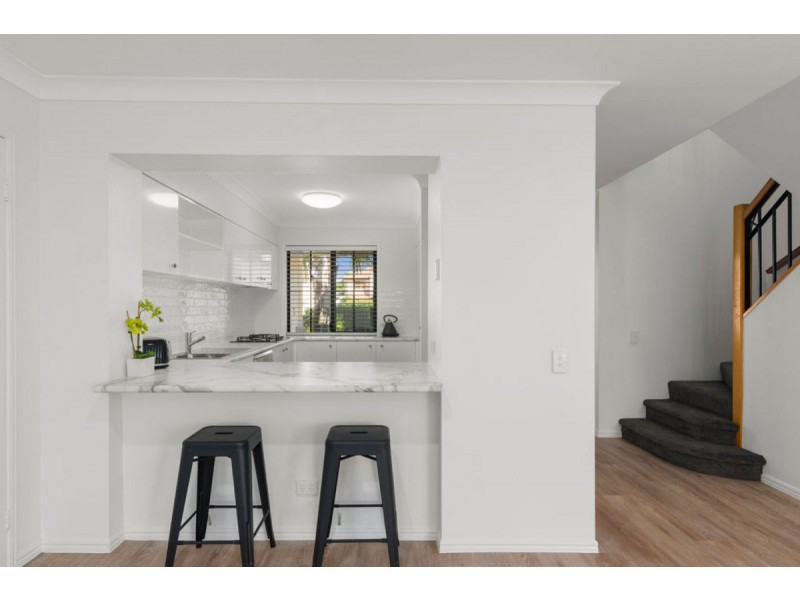 16/2-18 Beachcomber Court, Burleigh Waters QLD 4220
