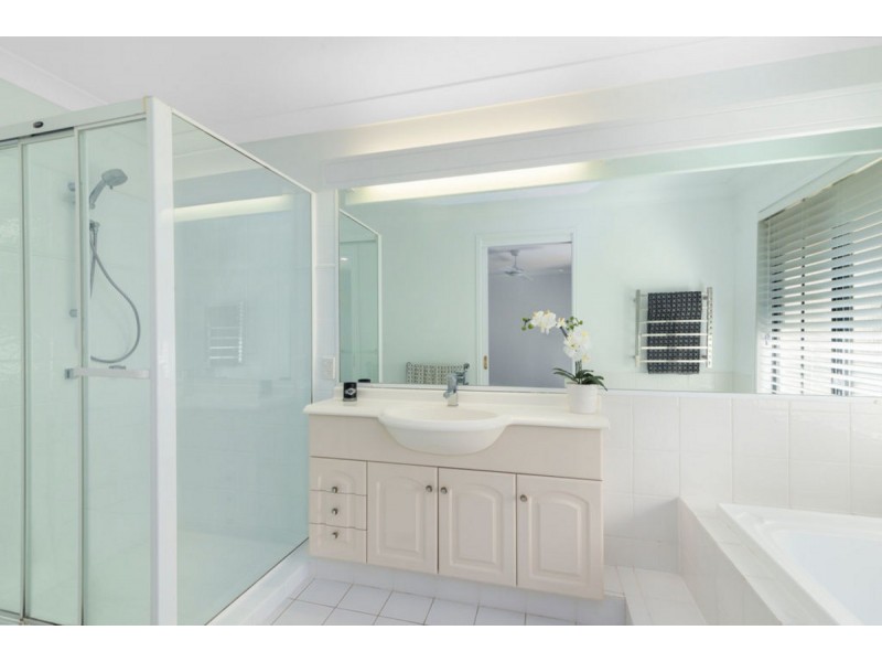 16/2-18 Beachcomber Court, Burleigh Waters QLD 4220
