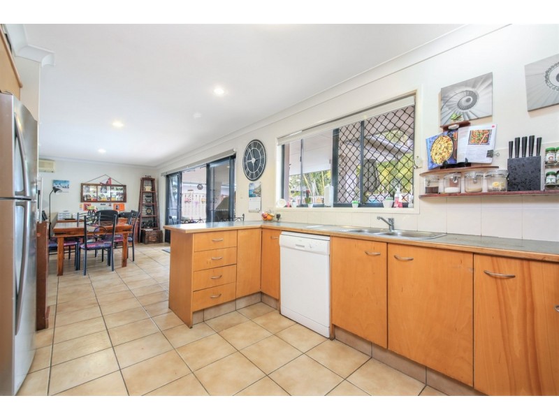 42 Seville Circuit, Burleigh Waters QLD 4220