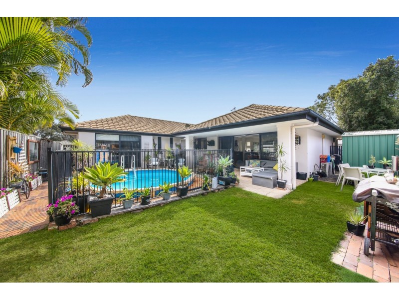 42 Seville Circuit, Burleigh Waters QLD 4220