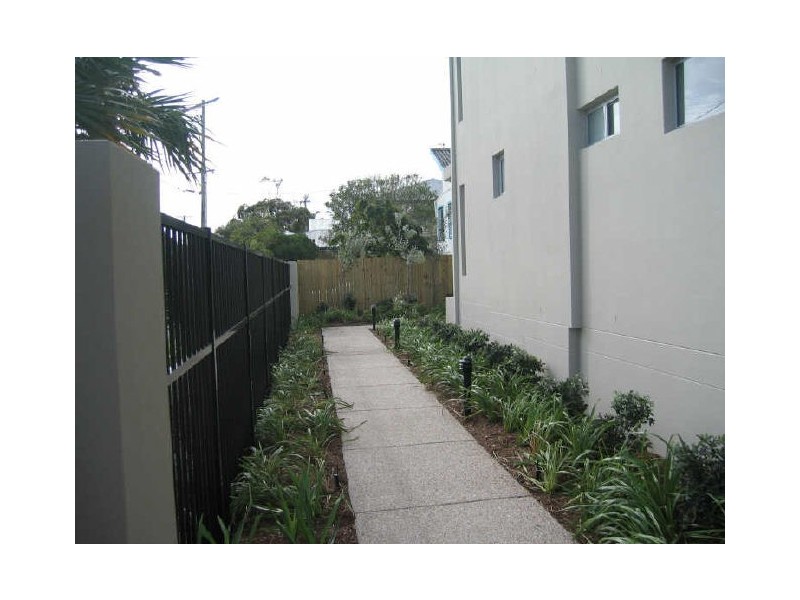 1/119 Sunshine Parade, Miami QLD 4220