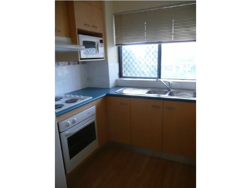 9/5 Mountainview Drive, Miami QLD 4220