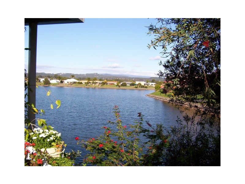 2/270 Christine Avenue, Burleigh Heads QLD 4220