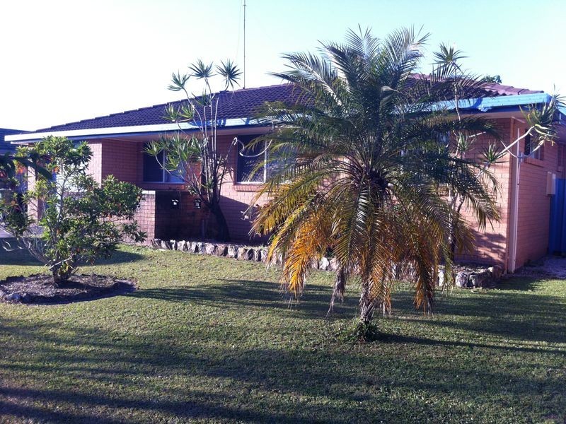 141 Acanthus Avenue, Burleigh Waters QLD 4220