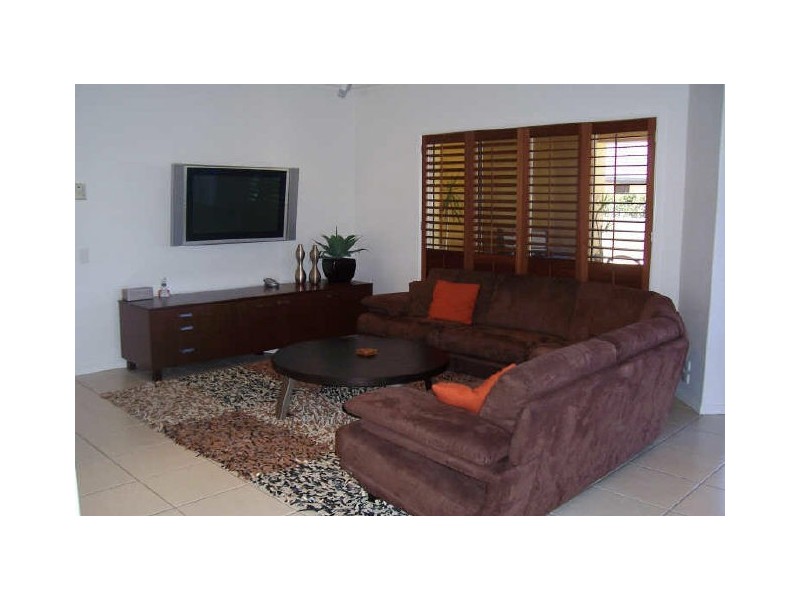 15 Palmyra Court, Burleigh Waters QLD 4220