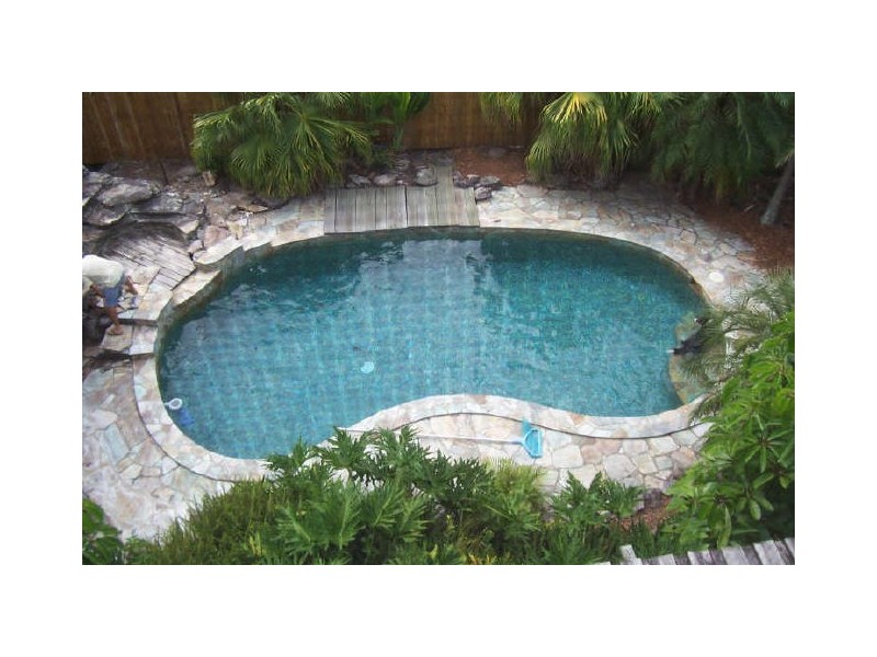 2/73 Hill Avenue, Burleigh Heads QLD 4220