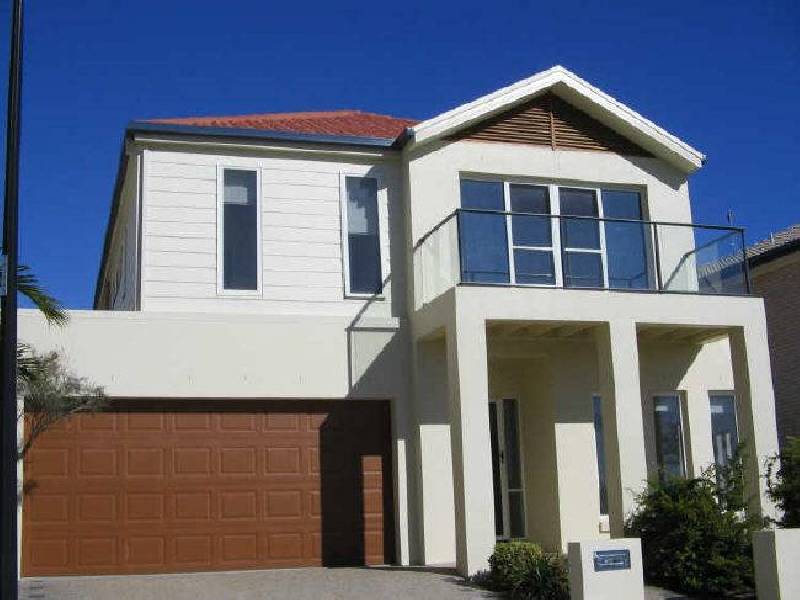 3 Moyenne Crescent, Varsity Lakes QLD 4227