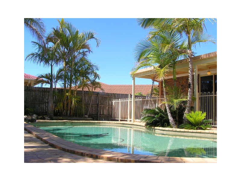 7 Silkyoak Court, Burleigh Waters QLD 4220