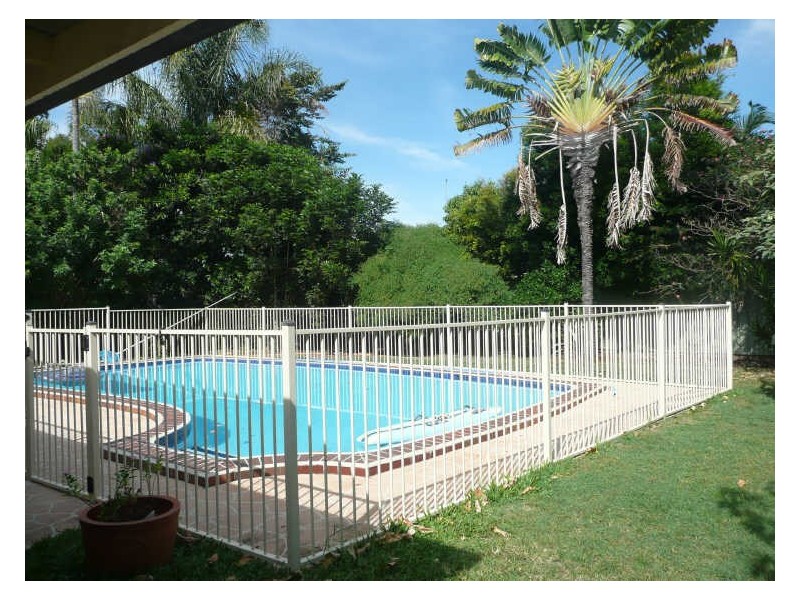 10 Anthony Drive, Burleigh Waters QLD 4220