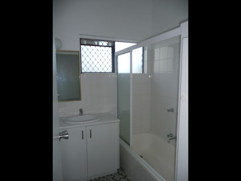 2/16 Crimson Court, Miami QLD 4220