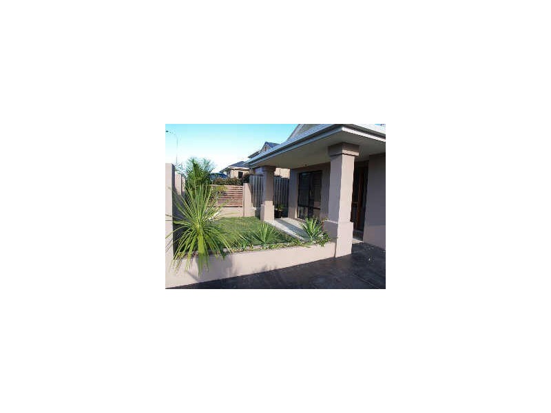 6 Lantau Cres, Varsity Lakes QLD 4227