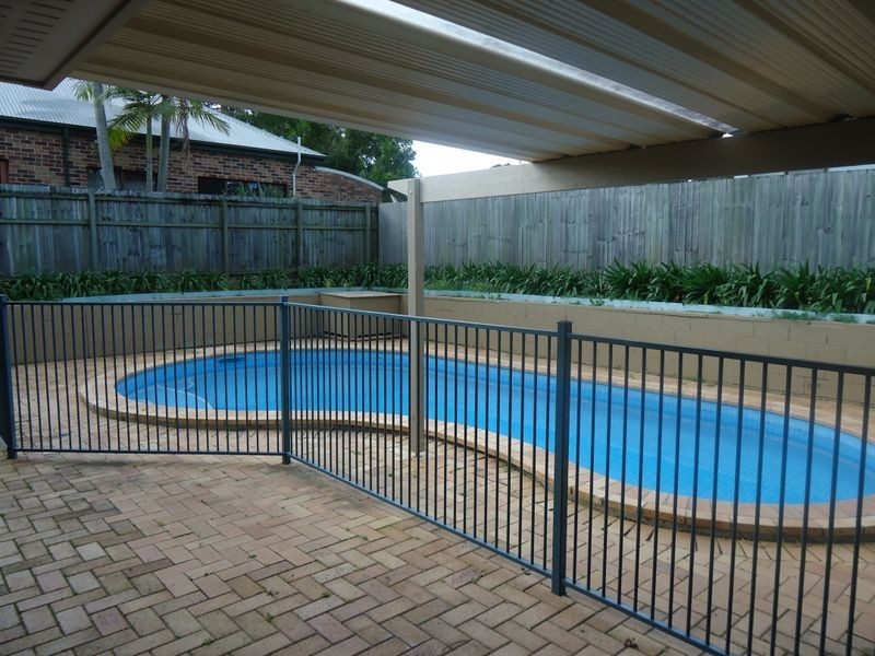 12 Beauty Point Drive, Robina QLD 4226