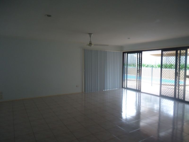 12 Beauty Point Drive, Robina QLD 4226