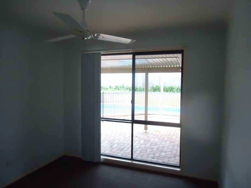 12 Beauty Point Drive, Robina QLD 4226