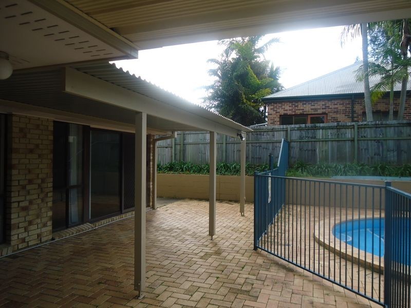 12 Beauty Point Drive, Robina QLD 4226