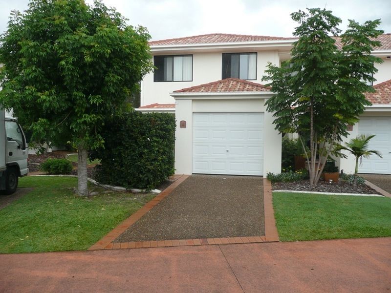 8/323 Christine Avenue, Varsity Lakes QLD 4227